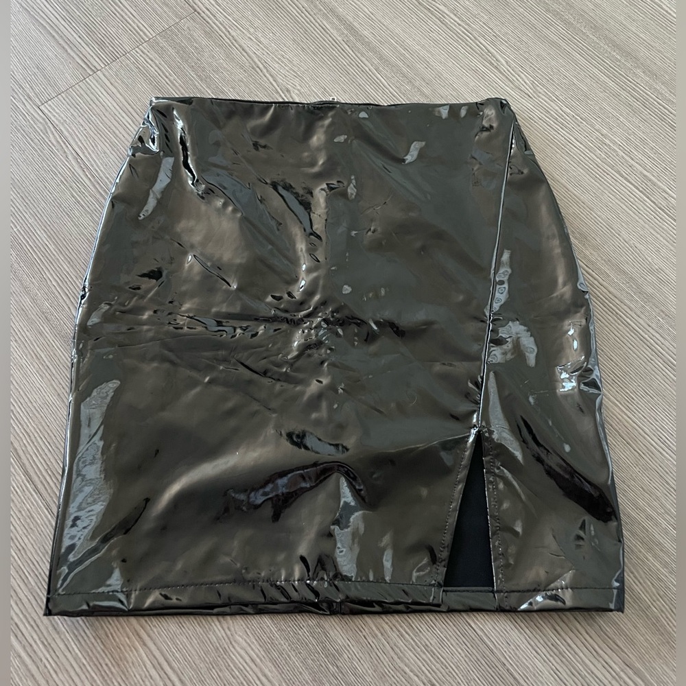 Fashion nova, leather shiny skirt, size small